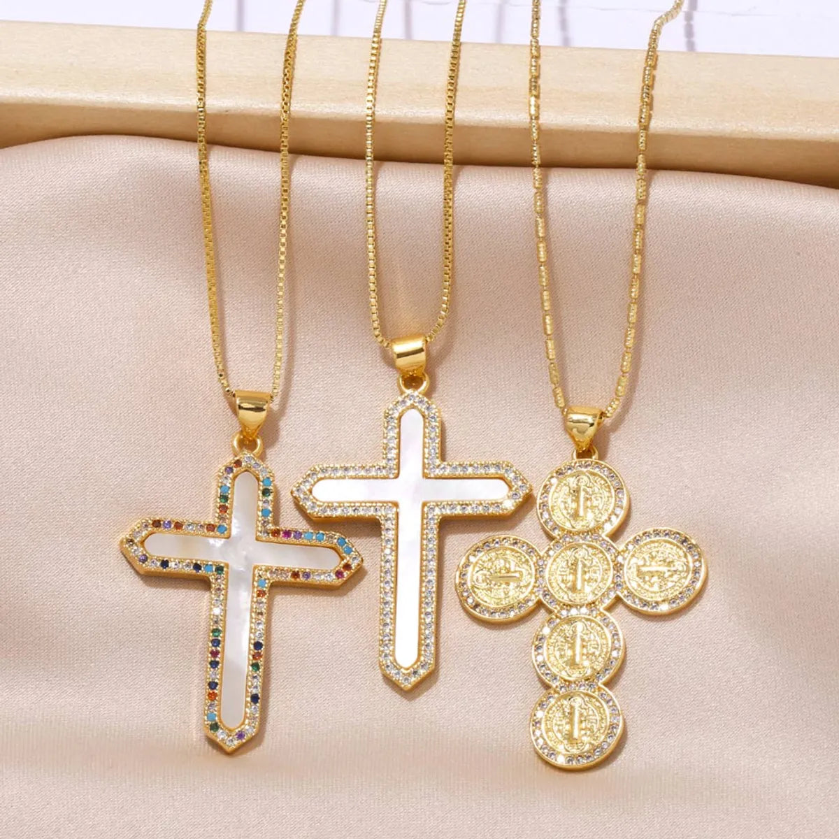 Copper 18K Gold Plated Basic Classic Style Commute Plating Inlay Cross Round Zircon Pendant Necklace