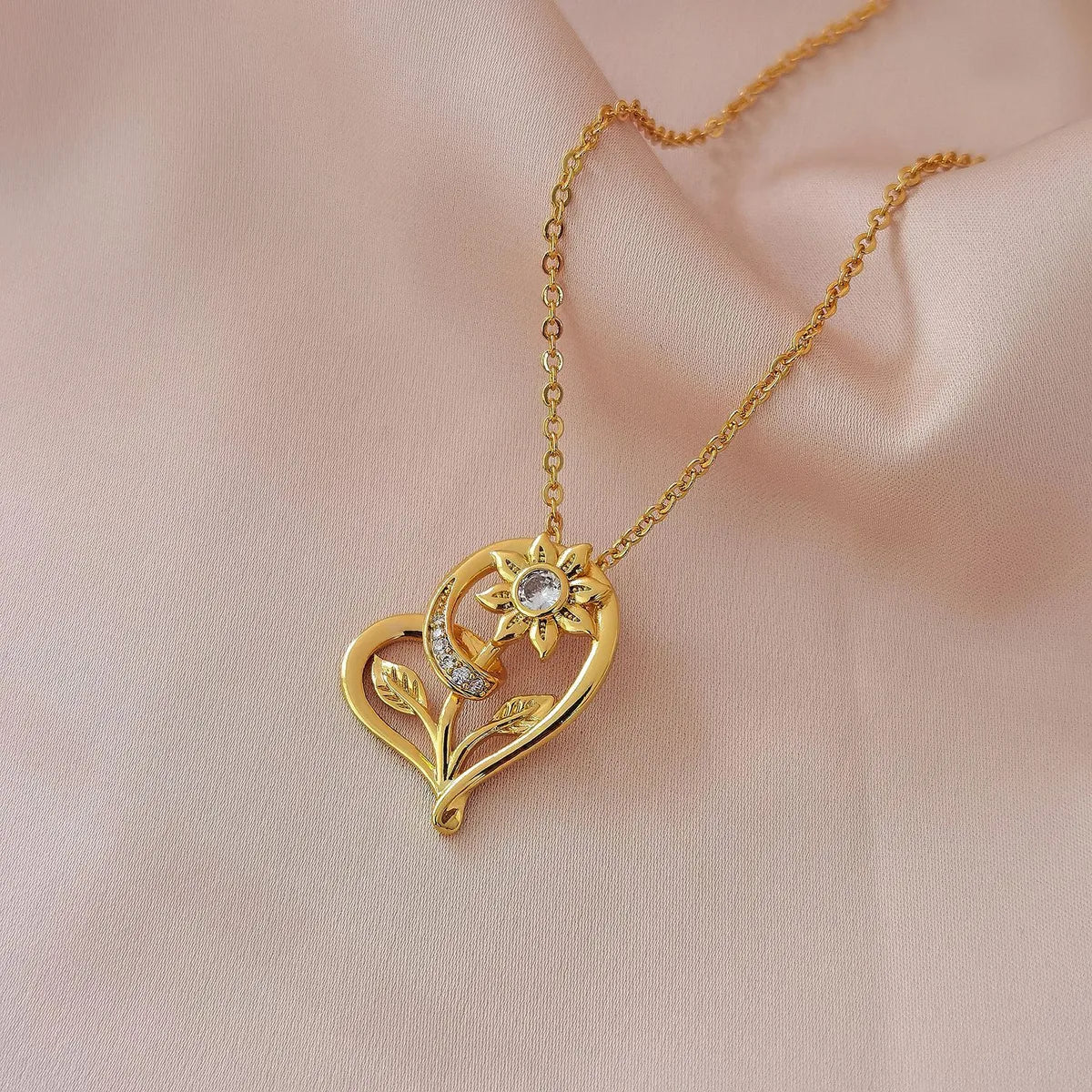 Copper 18K Gold Plated Cute Simple Style Commute Hollow Out Inlay Heart Shape Flower Zircon Pendant Necklace