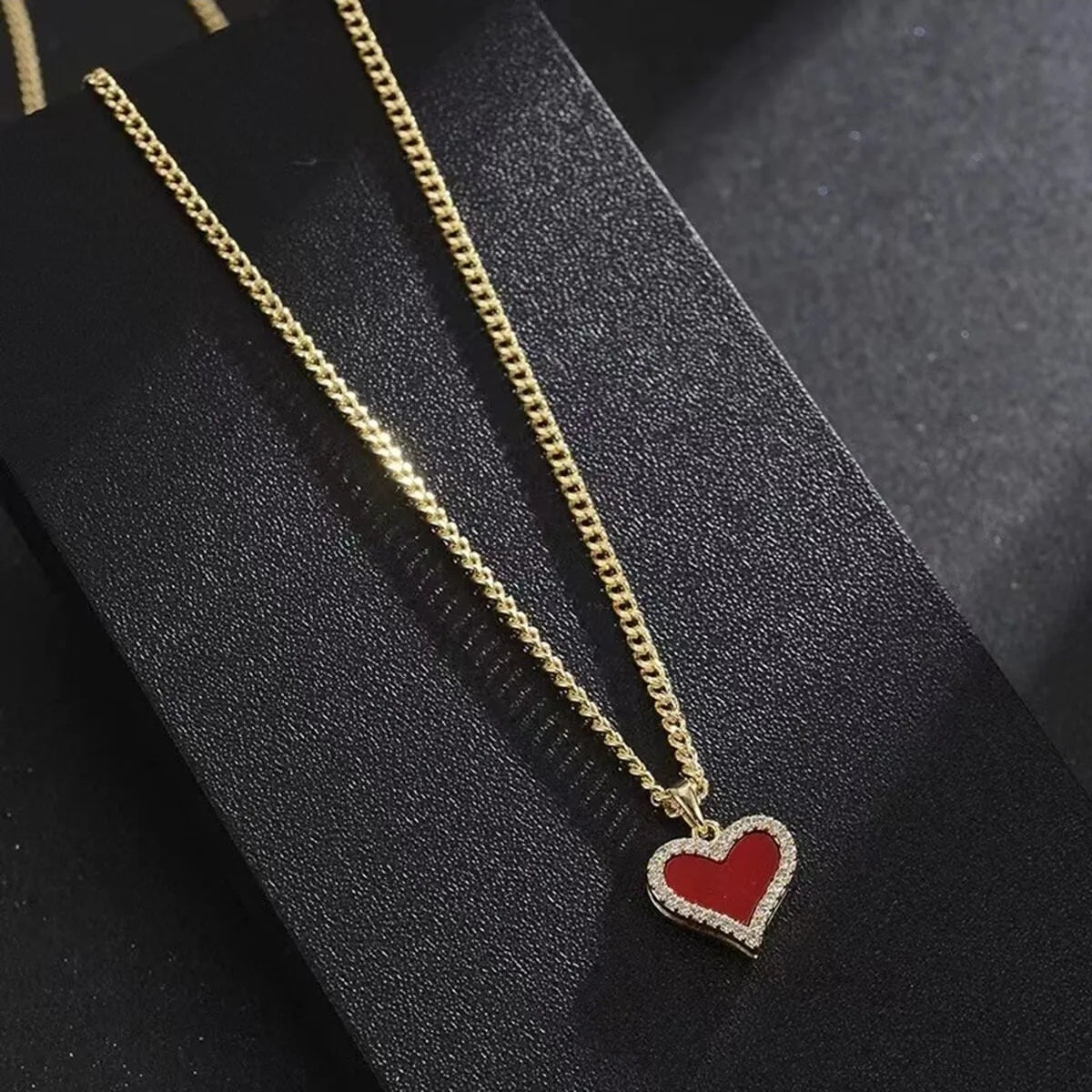 Copper 18K Gold Plated Elegant Romantic Heart Shape Inlay Zircon Pendant Necklace