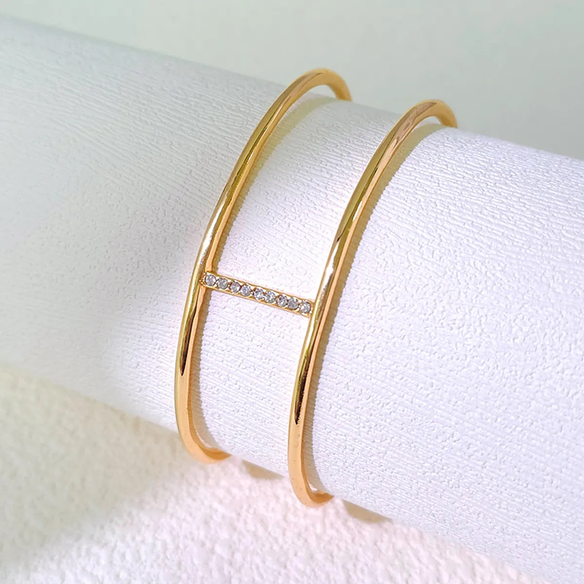 Copper 18K Gold Plated Elegant Vacation Geometric Criss Cross Zircon Bangle