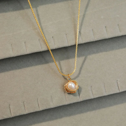 Copper 18K Gold Plated French Style Inlay Round Flower Freshwater Pearl Pendant Necklace