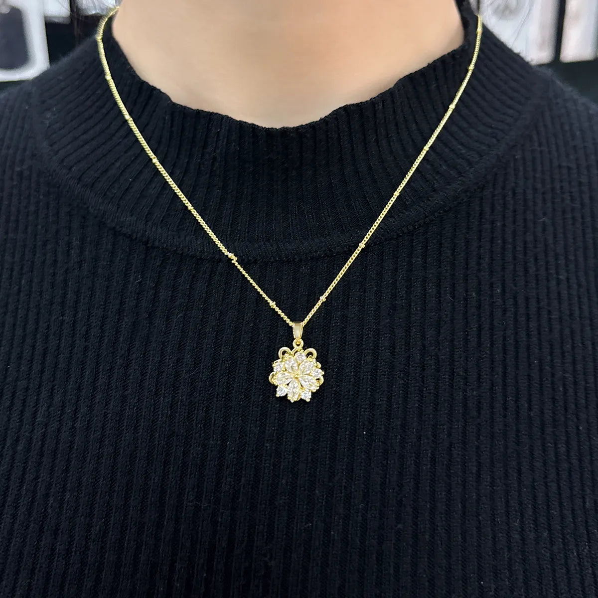 Copper 18K Gold Plated Gold Plated Elegant Luxurious Simple Style Plating Inlay Flower Zircon Pendant Necklace