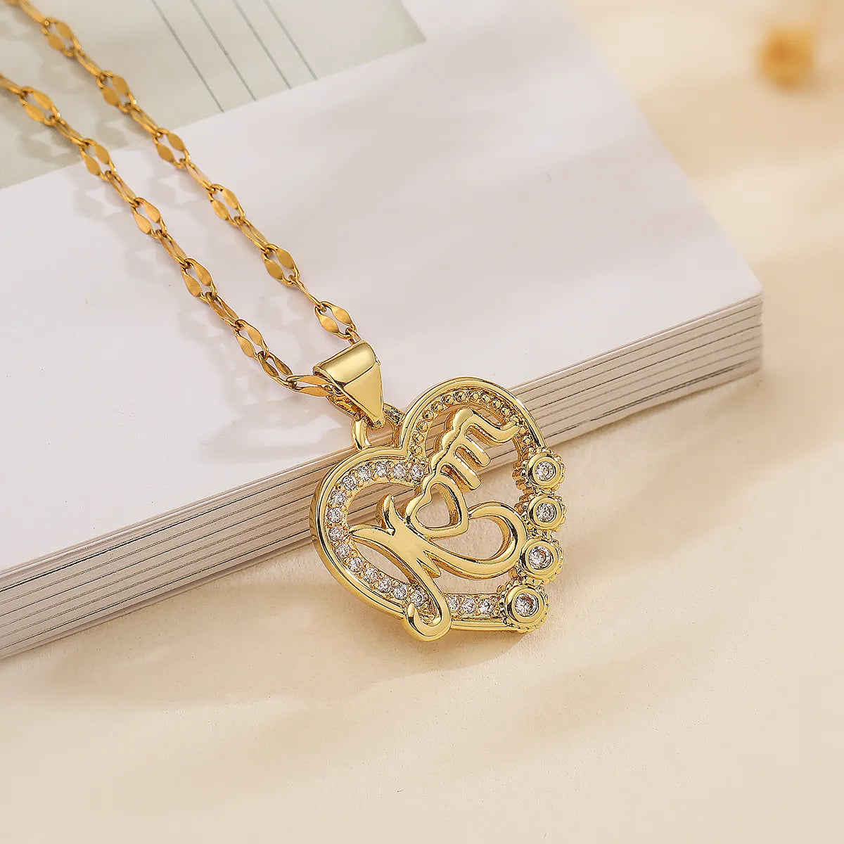 Copper 18K Gold Plated Simple Style Commute Hollow Out Inlay Love Star Heart Shape Zircon Pendant Necklace