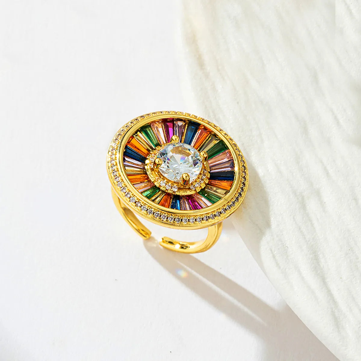 Copper Gold Plated Elegant Solid Color British Style Inlay Carving Round Zircon Open Rings