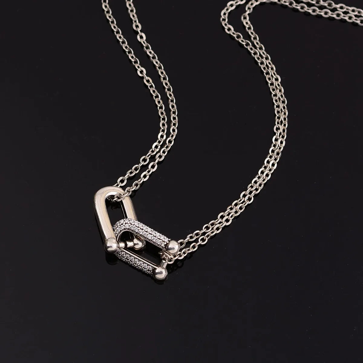 Copper Retro Simple Style U Shape Inlay Zircon Necklace