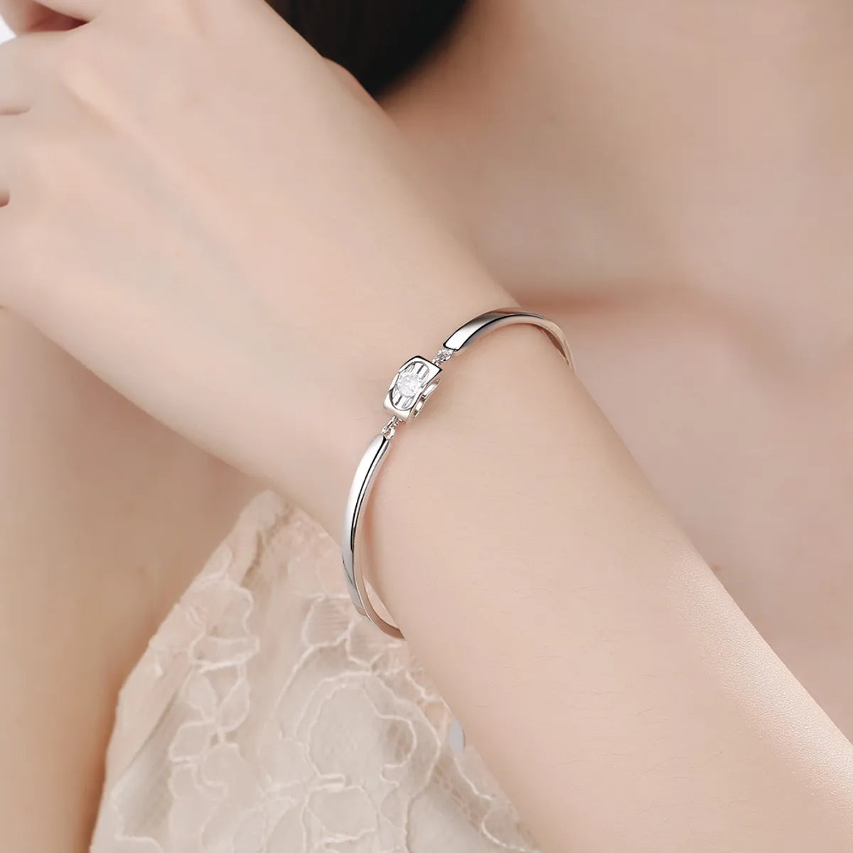 Copper White Gold Plated Basic Simple Style Commute Inlay Heart Shape Zircon Bangle