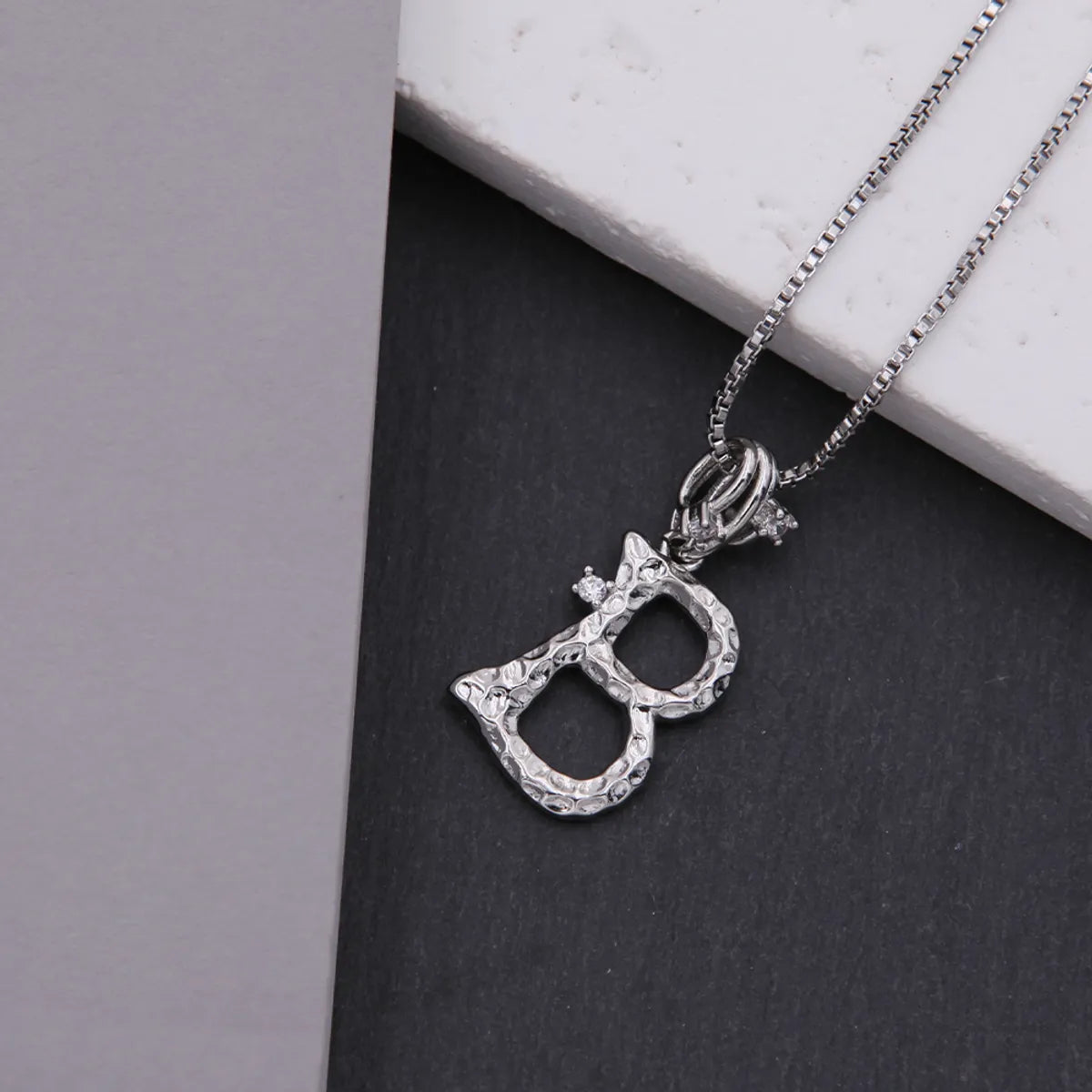 Copper White Gold Plated Simple Style Shiny Letter Inlay Zircon Pendant Necklace