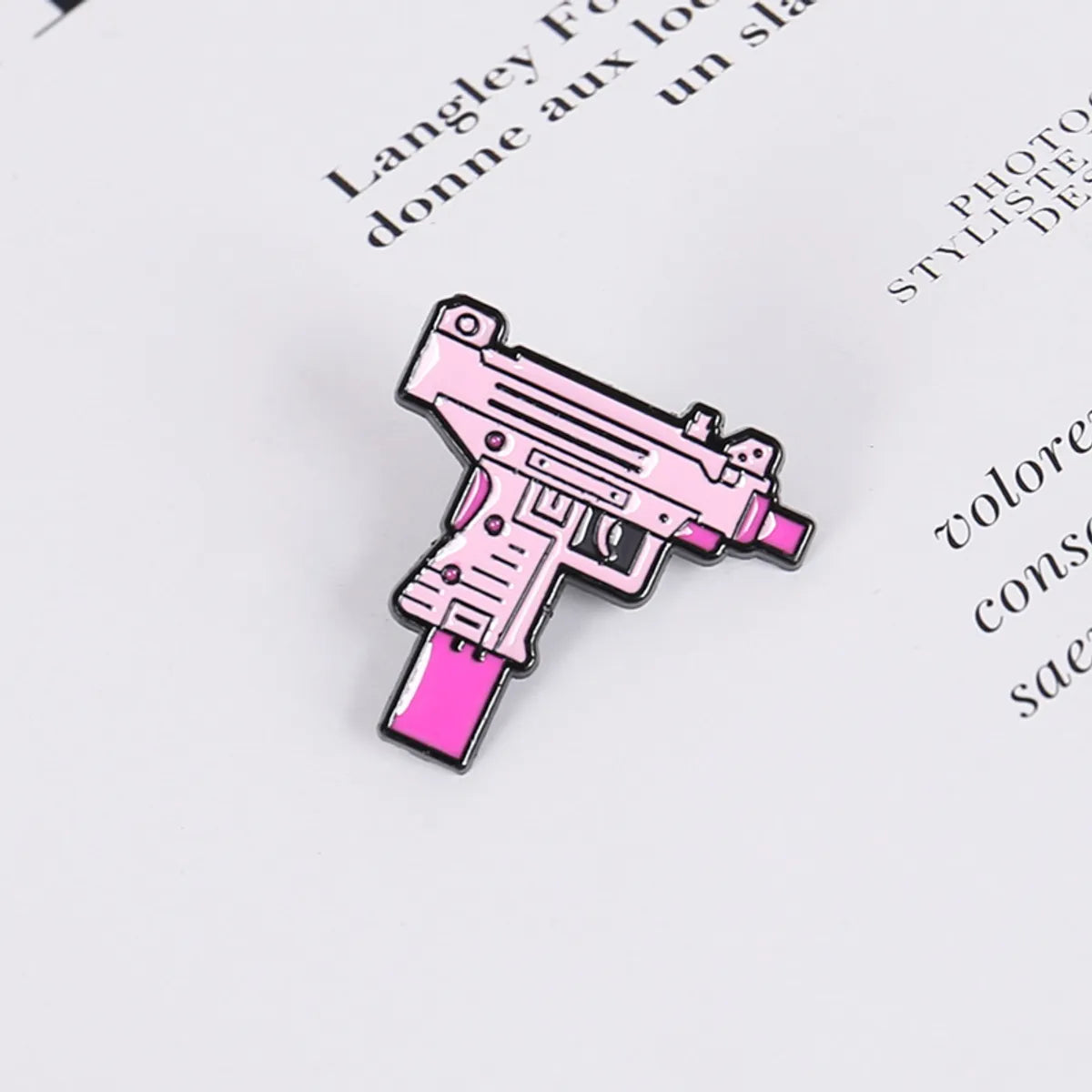 Creative Cartoon Pink Pistol Brooch Girl Cute Japanese Cute Metal Gun Badge