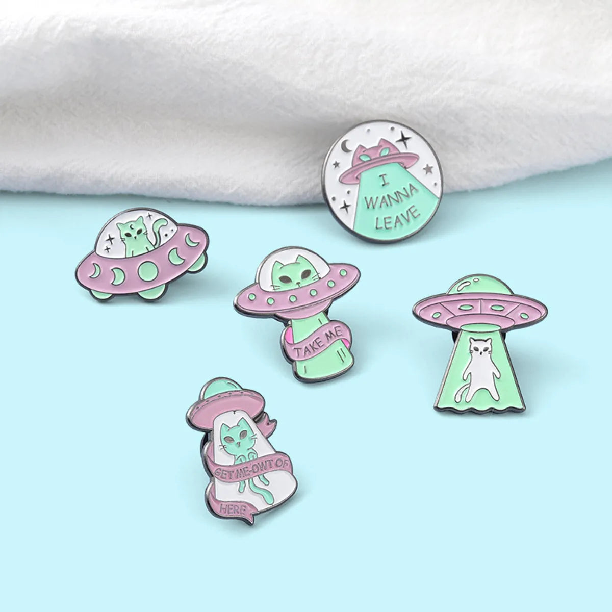 Creative Cartoon Spaceship Series Alloy Brooch