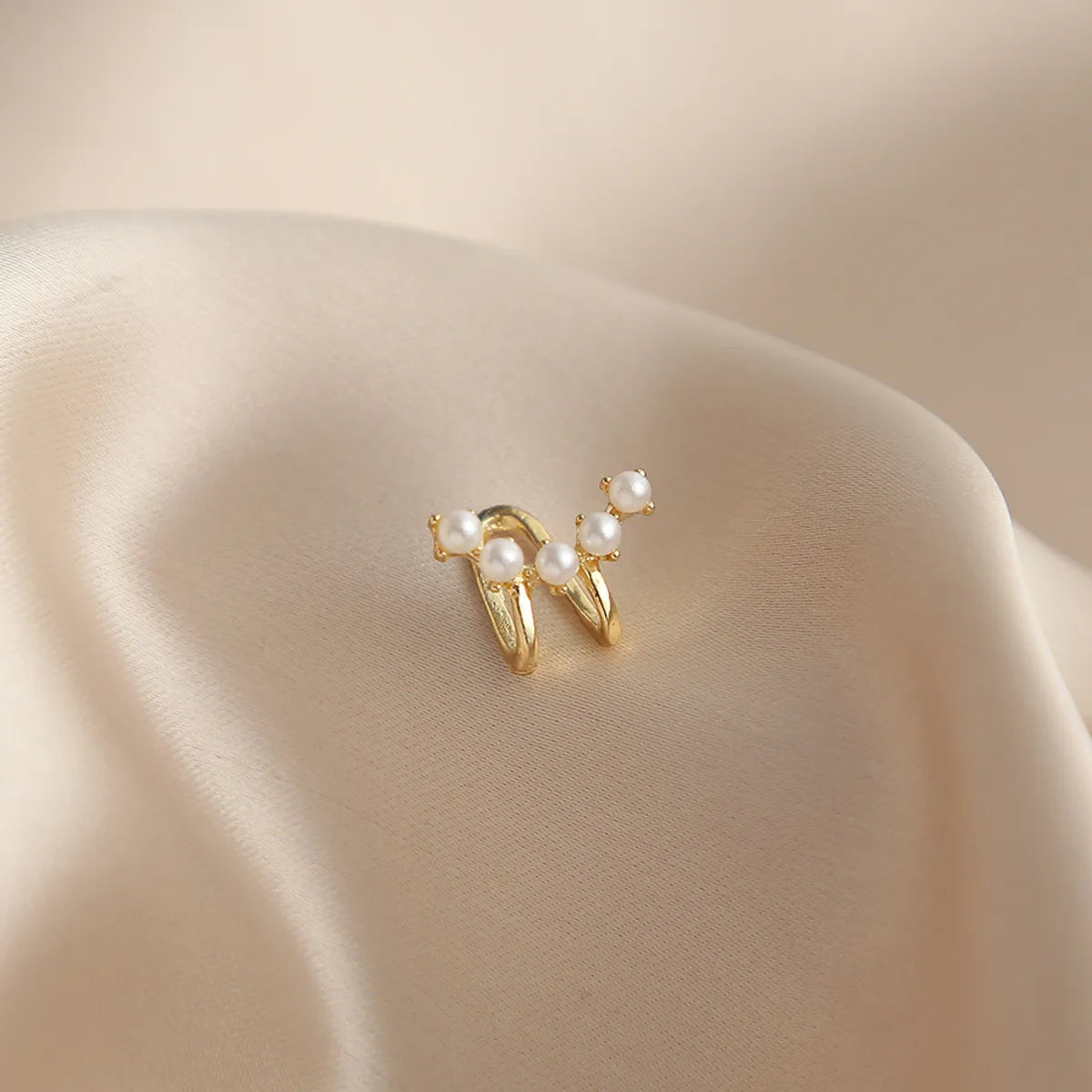 Creative Simple Fashion Female Pearl Alloy Ear Bone Clip Wholesale