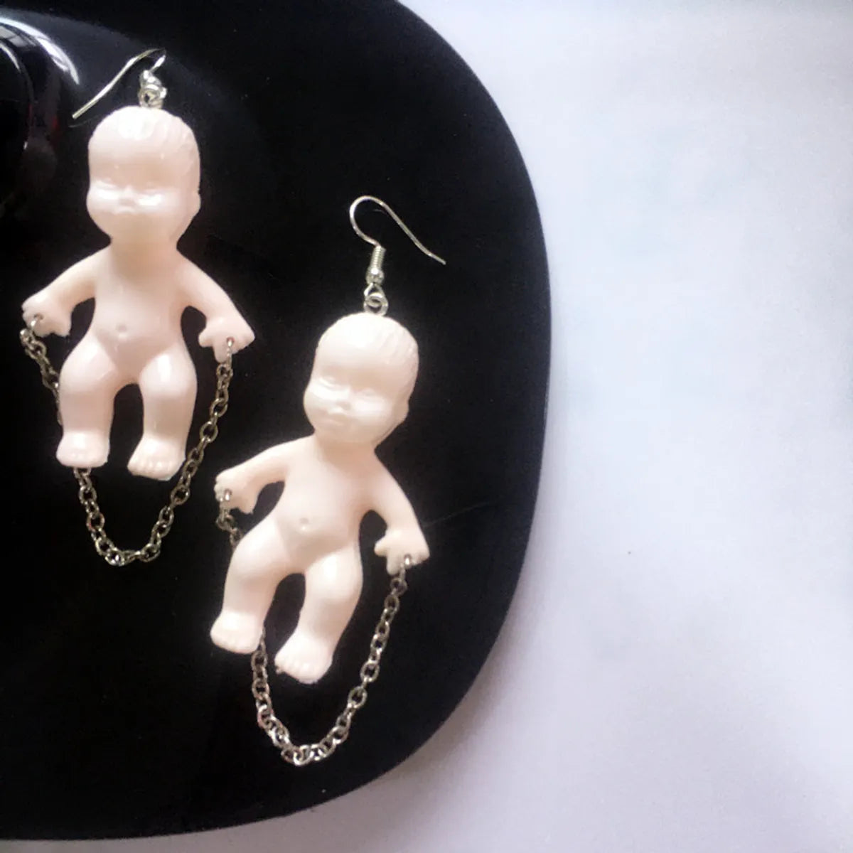 Novelty Doll No Inlaid Earrings