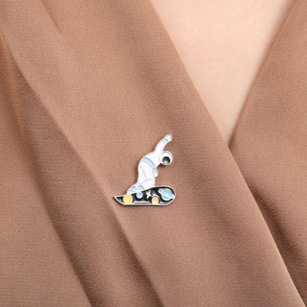 Cute Astronaut Alloy Unisex Brooches