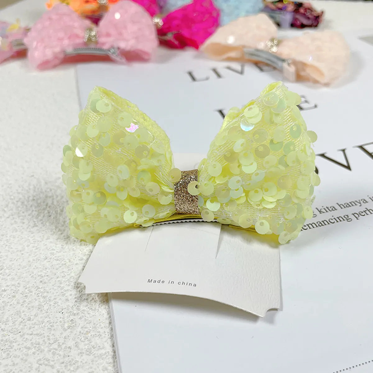 Cute Bow Knot Sequin Hair Clip 1 Piece