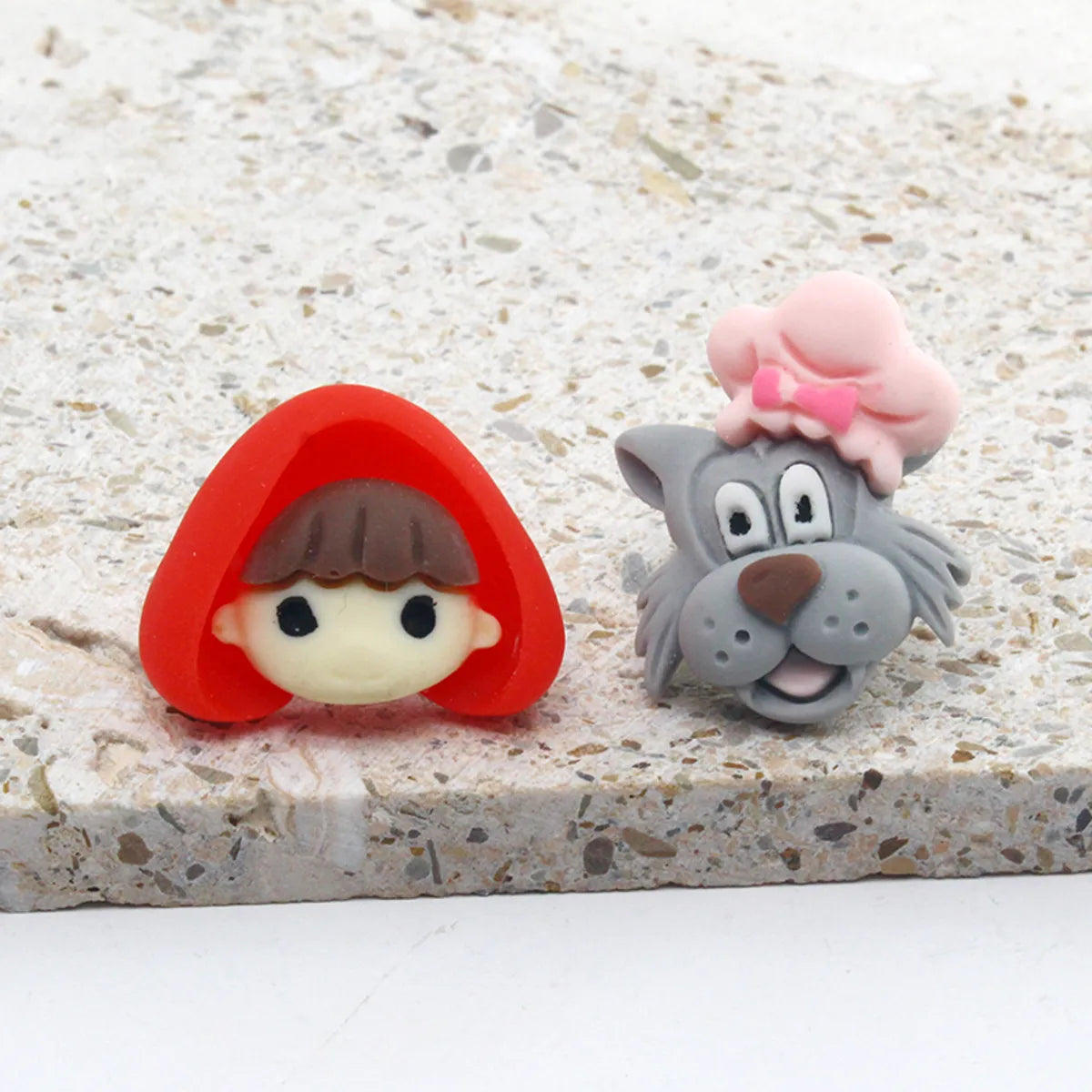 Cute Cartoon Character Resin Ear Studs 1 Pair