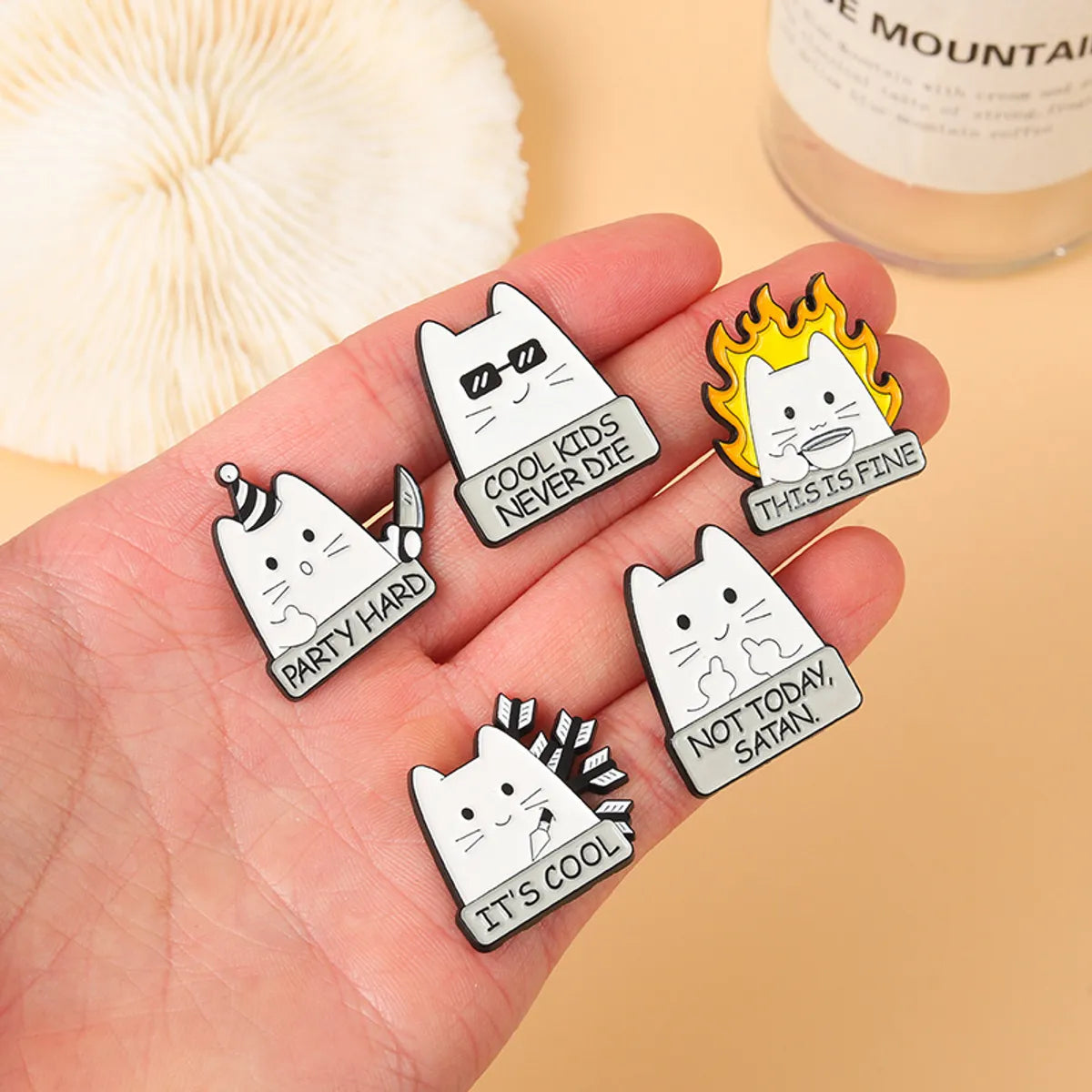 Cute Cat Alloy Plating Metal Brooches