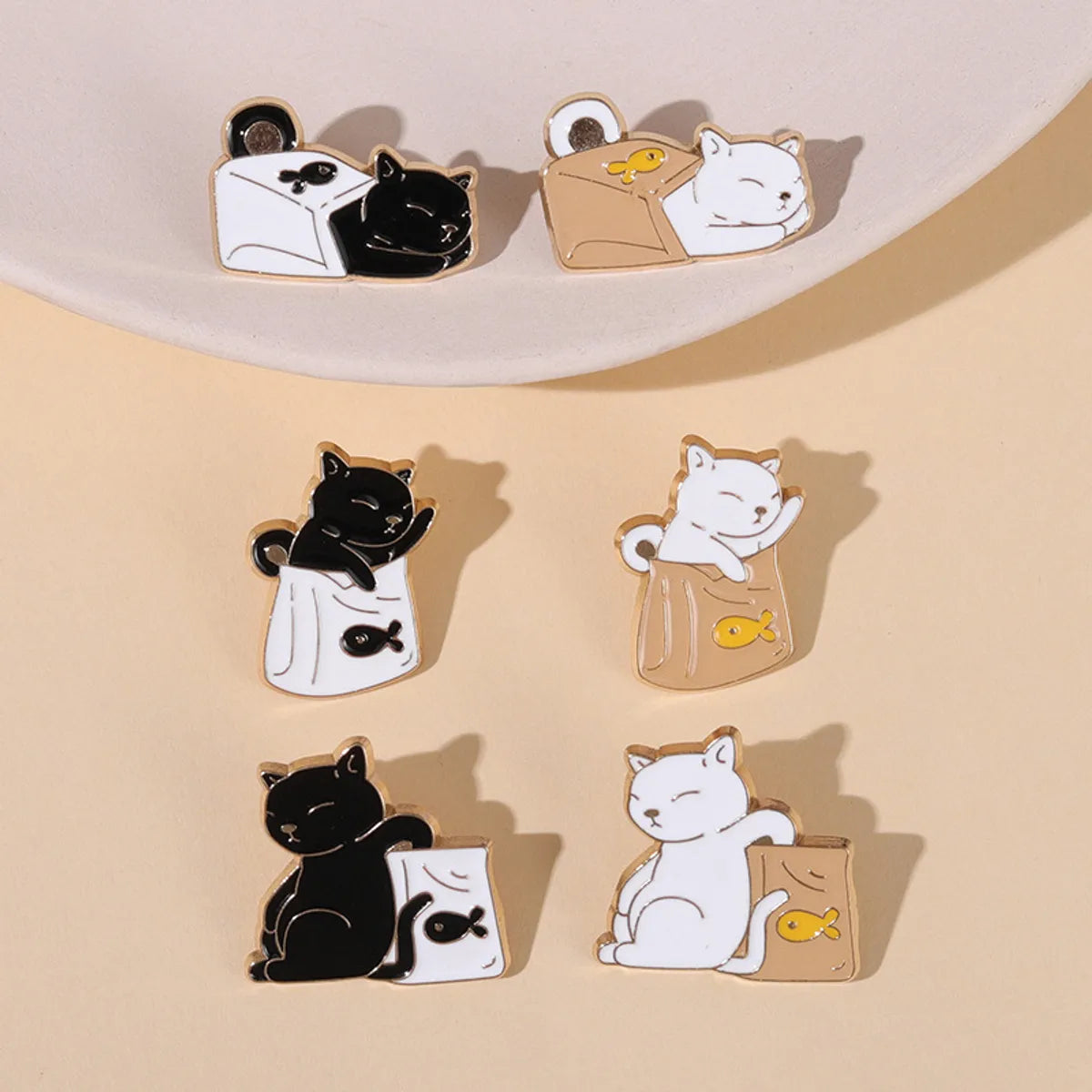 Cute Cat Alloy Stoving Varnish Unisex Brooches