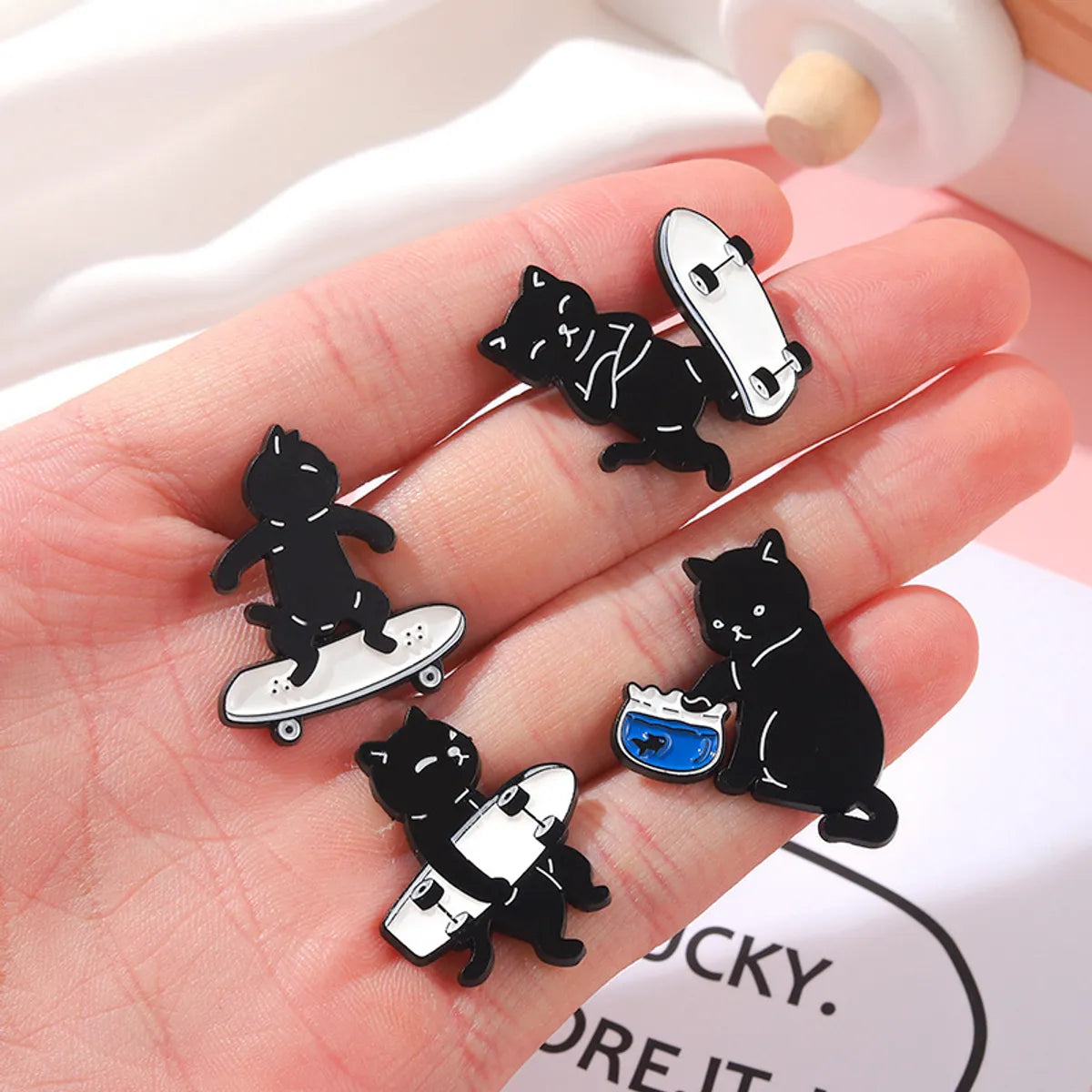 Cute Cat Skateboarding Shape Badge Cartoon Alloy Brooch