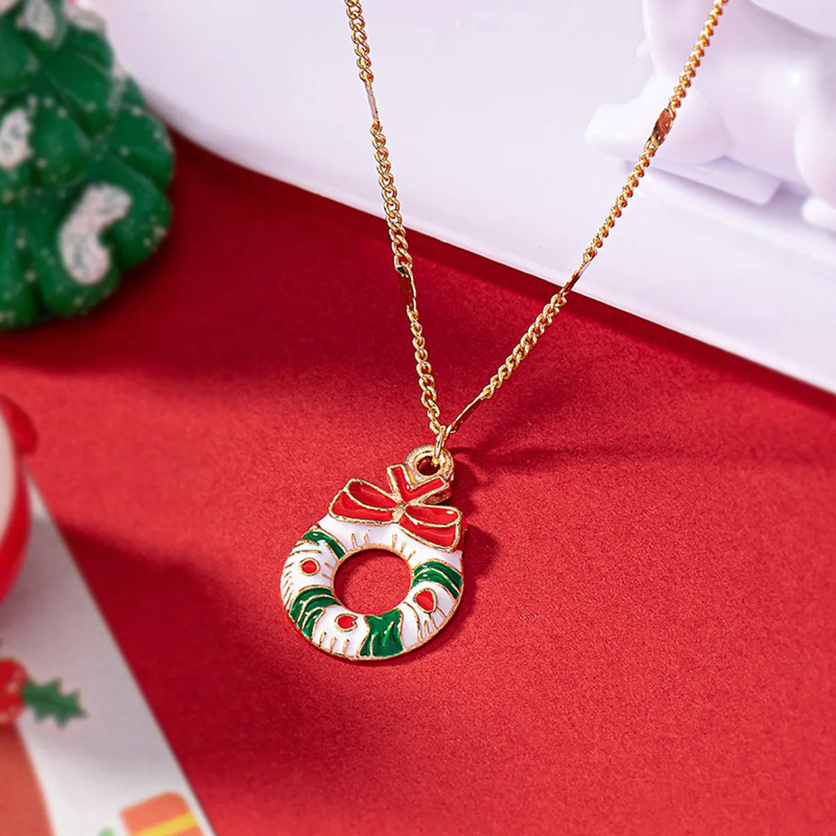 Cute Christmas Tree Santa Claus Snowflake Alloy Ferroalloy Enamel Plating Inlay Glass 14k Gold Plated Christmas Women's Pendant Necklace