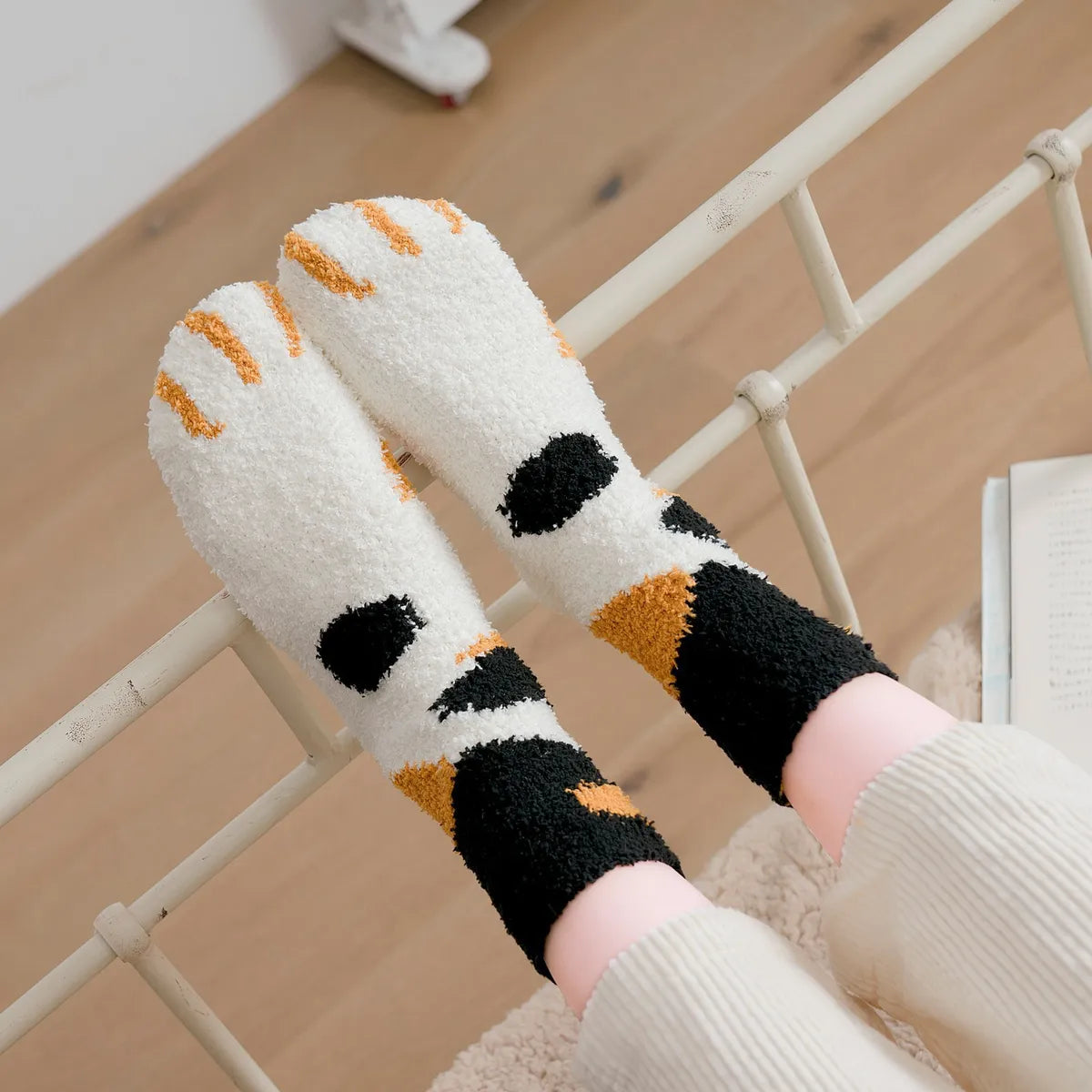 Cute Color Block Polyester Blending Plush Socks