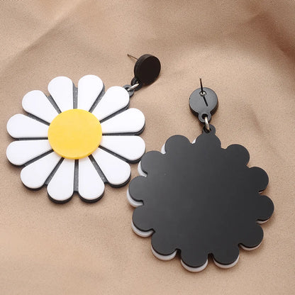 Cute Creative White Sunflower Shape Pendant Earrings