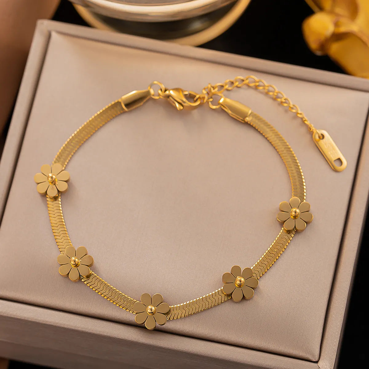 304 Stainless Steel 18K Gold Plated Cute Plating Daisy Bracelets Necklace