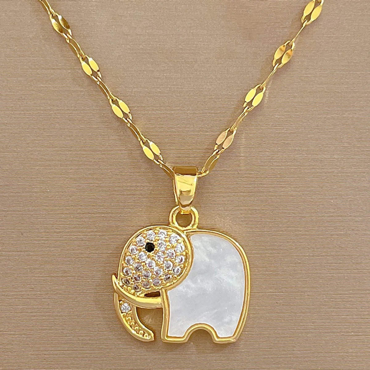 Cute Elephant Titanium Steel Copper Shell Zircon Pendant Necklace In Bulk