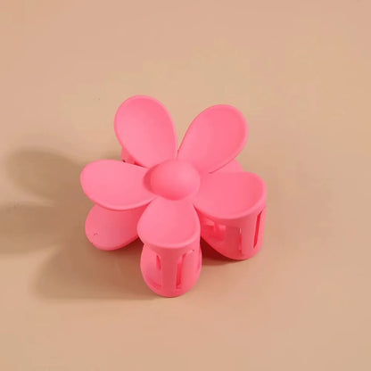 Women'S Cute Flower Plastic Resin Hollow Out Hair Claws