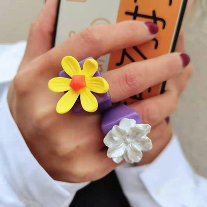 Cute Flower Shaped Daisy Geometric Acrylic Resin Ring