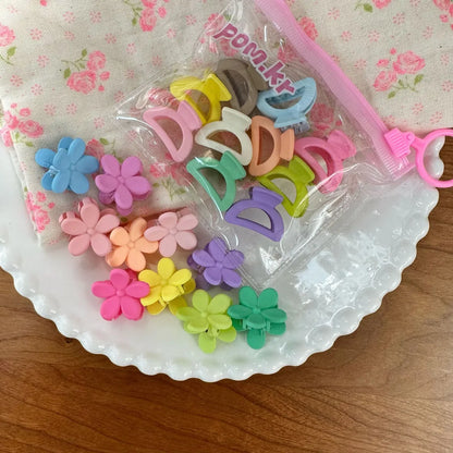 Cute Geometric Flower Plastic Stoving Varnish Hair Claws