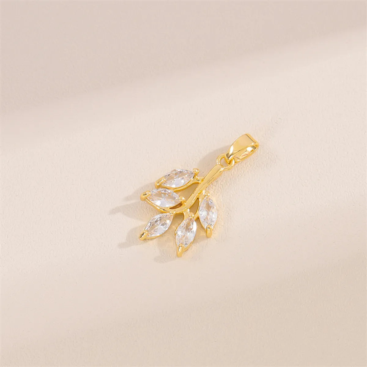 Wholesale Cute Handmade Shiny Sunflower Leaves Heart Shape Brass Plating Inlay 18K Gold Plated Zircon