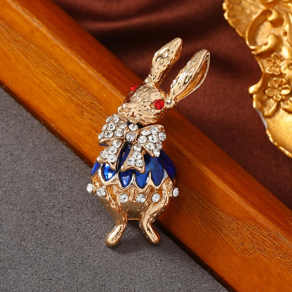 Cute Retro Rabbit Alloy Enamel Inlay Rhinestones Unisex Brooches