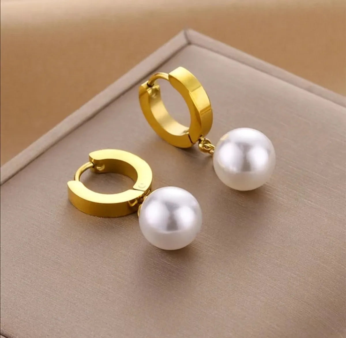 Wholesale Cute Round Titanium Steel Plating Gold Plated Artificial Pearls Earrings Necklace