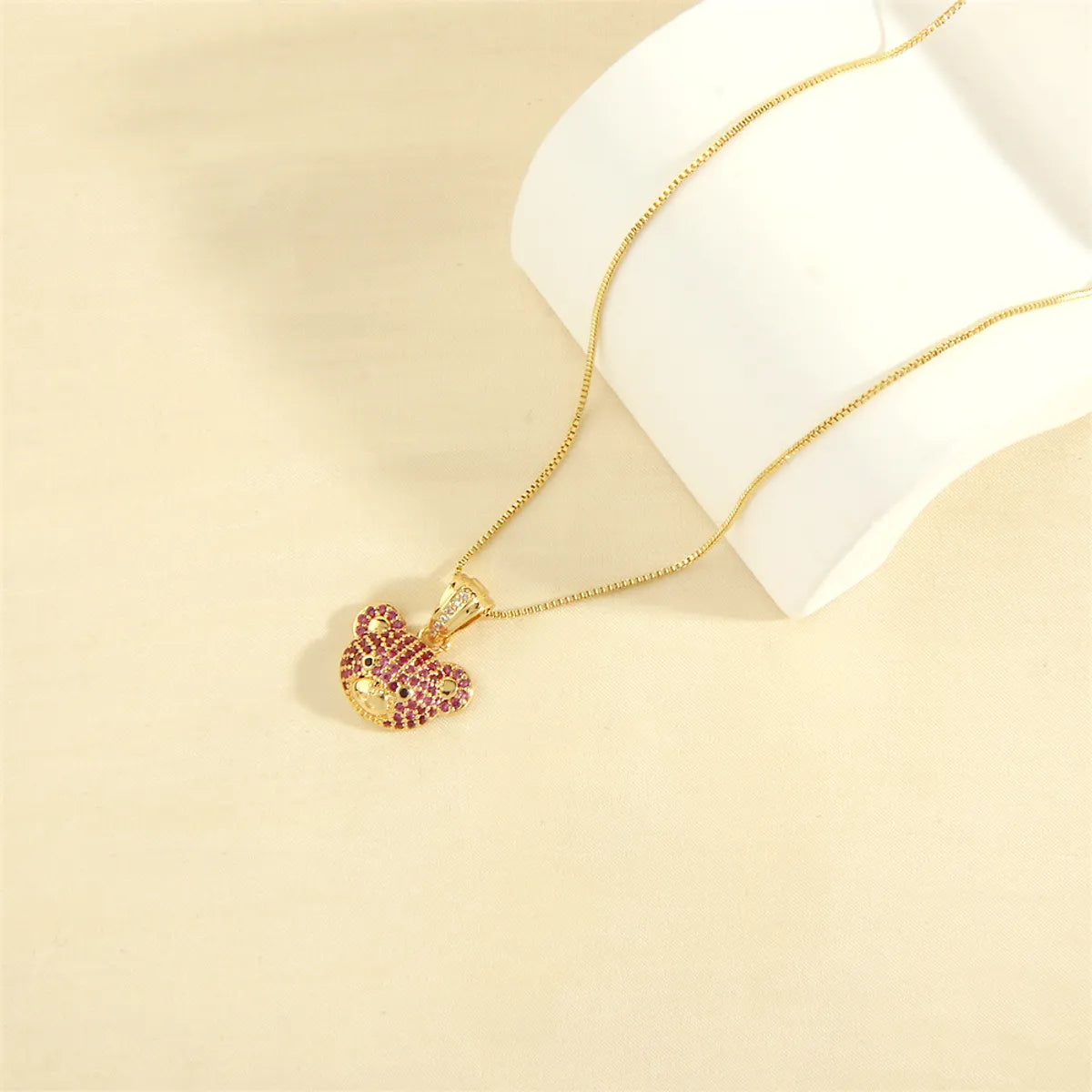 Cute Simple Style Little Bear Copper 18k Gold Plated Zircon Pendant Necklace In Bulk