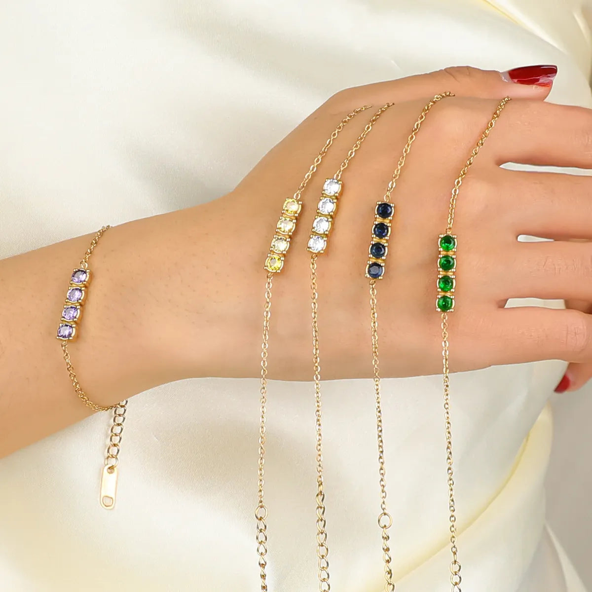 Cute Simple Style Round Stainless Steel Gold Plated Zircon Bracelets In Bulk