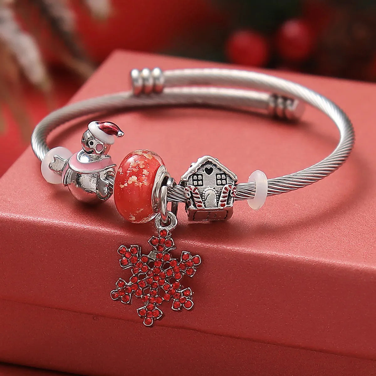 Cute Sweet Christmas Hat Gift Box Snowflake Rhinestones Alloy Titanium Steel Wholesale Bangle