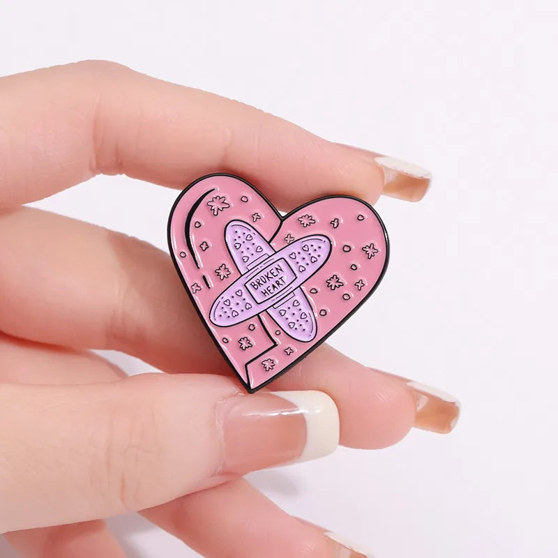 Cute Sweet Heart Shape Alloy Plating Unisex Brooches