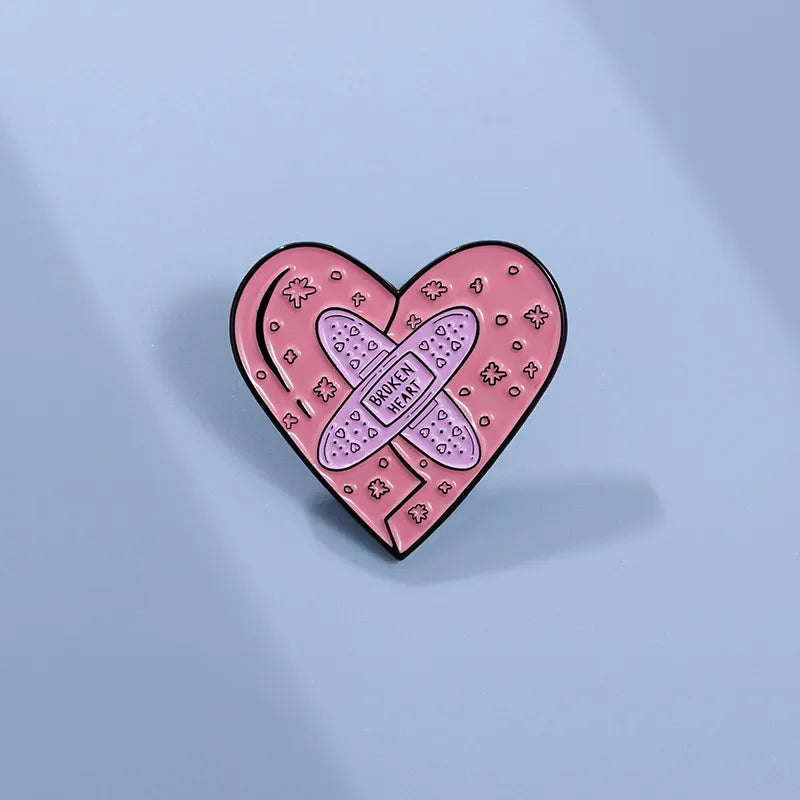 Cute Sweet Heart Shape Alloy Plating Unisex Brooches