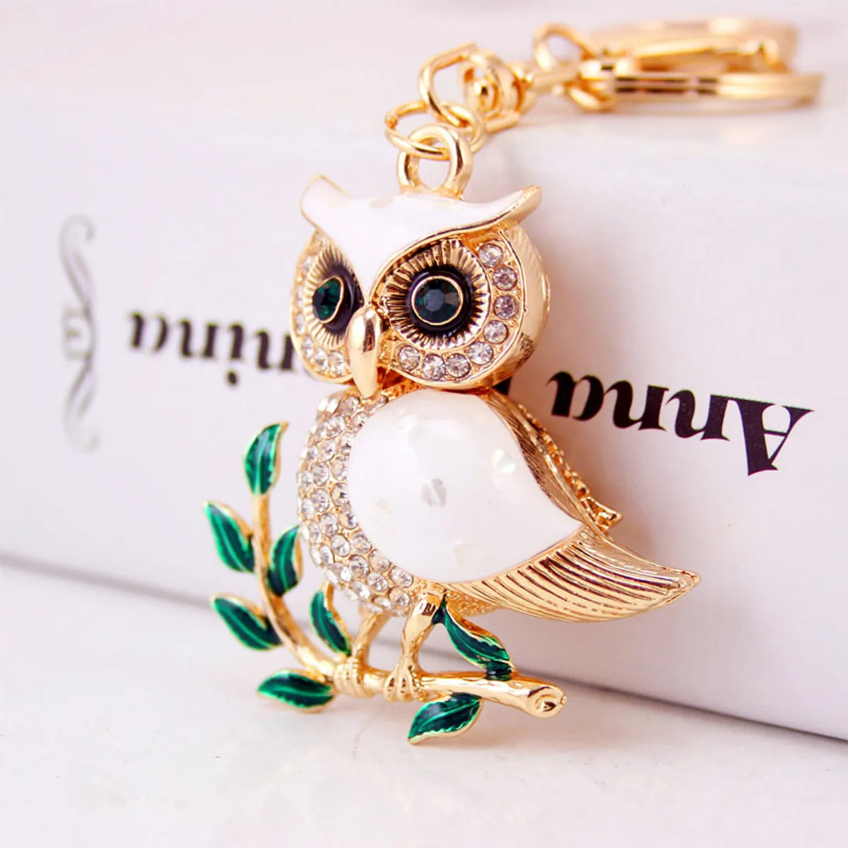 Dripping Oil White Shell Owl Car Keychain