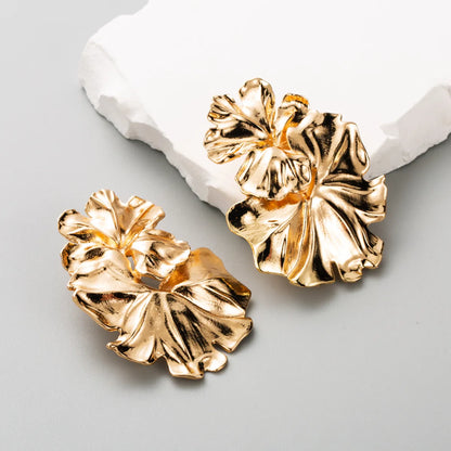 1 Pair Elegant Artistic Flower Plating Alloy Metal Gold Plated Silver Plated Drop Earrings