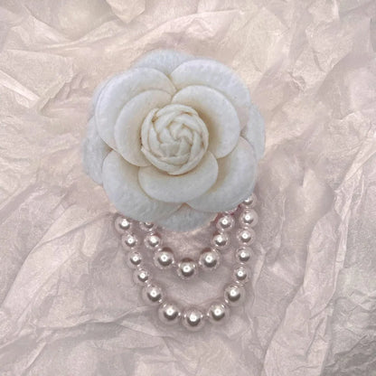 Elegant Camellia Imitation Pearl Unisex Brooches