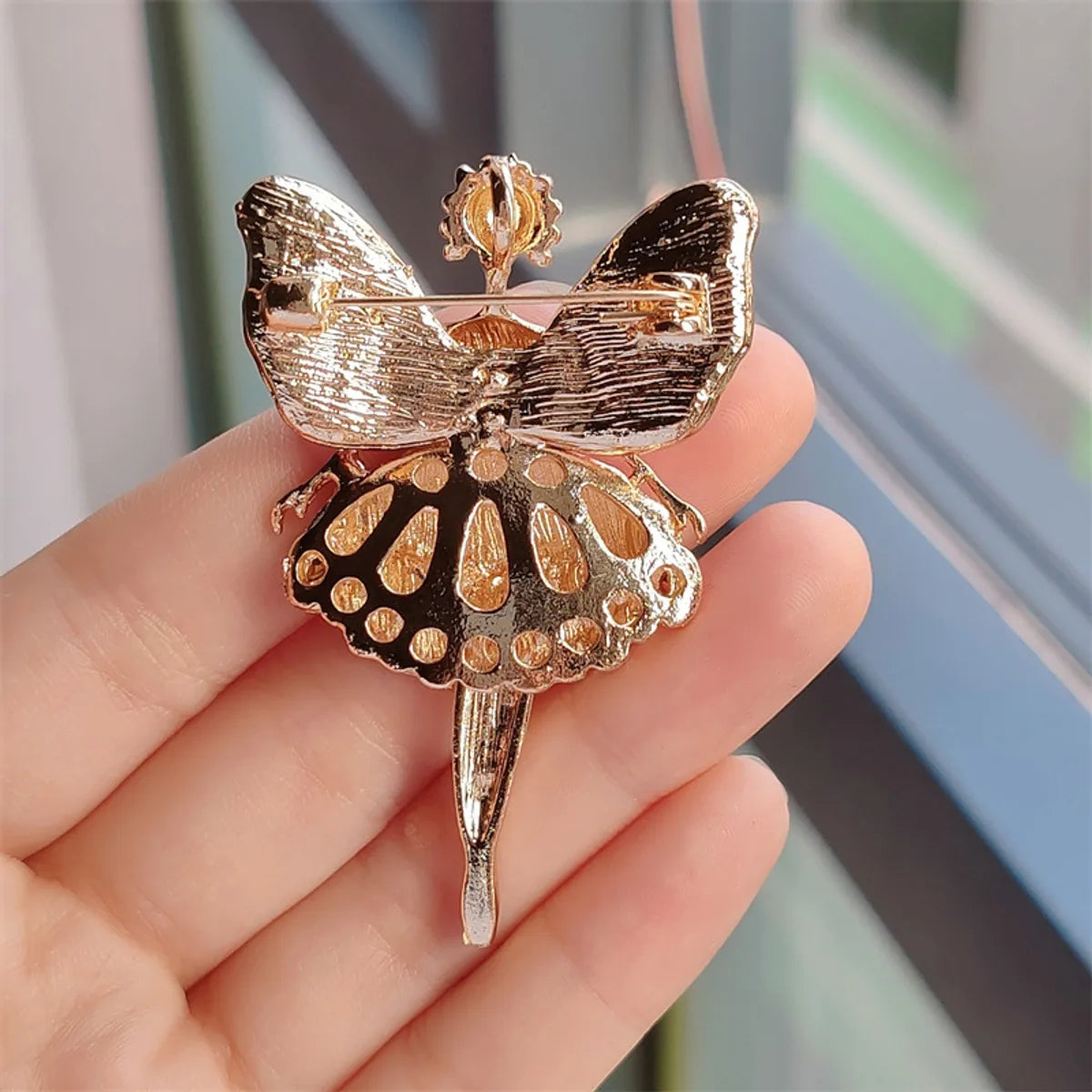 Elegant Cartoon Alloy Plating Women'S Brooches