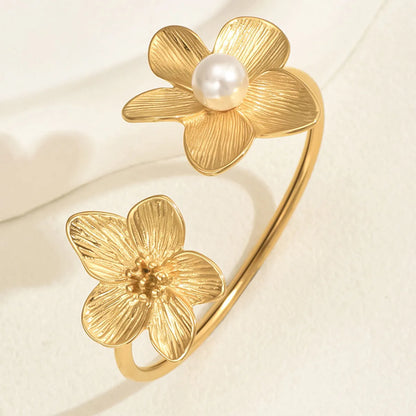 Elegant Classic Style Flower 201 Stainless Steel 18K Gold Plated Imitation Pearl Bangle In Bulk