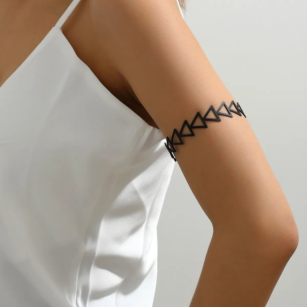 Elegant Classic Style Triangle Iron Women's Arm Bracelet