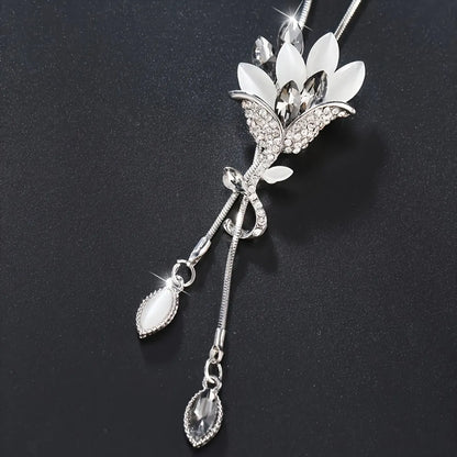 Elegant Classical Floral Alloy Plating Inlay Crystal Rhinestones Silver Plated Women's Necklace