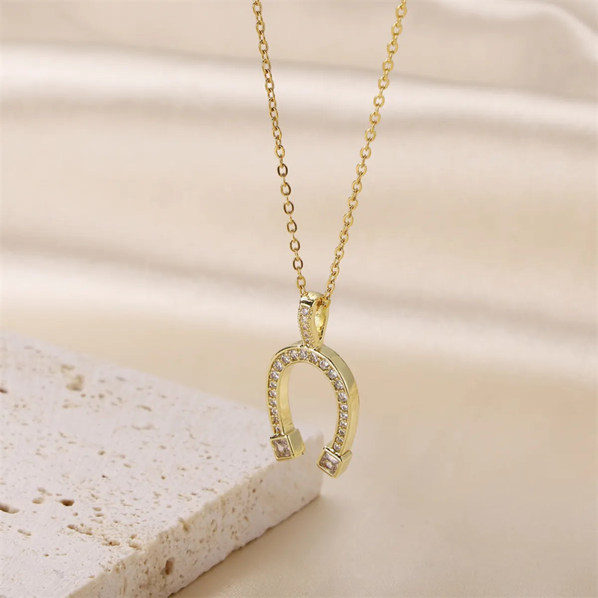 Elegant Commute Solid Color Stainless Steel Brass 18k Gold Plated Zircon Pendant Necklace In Bulk