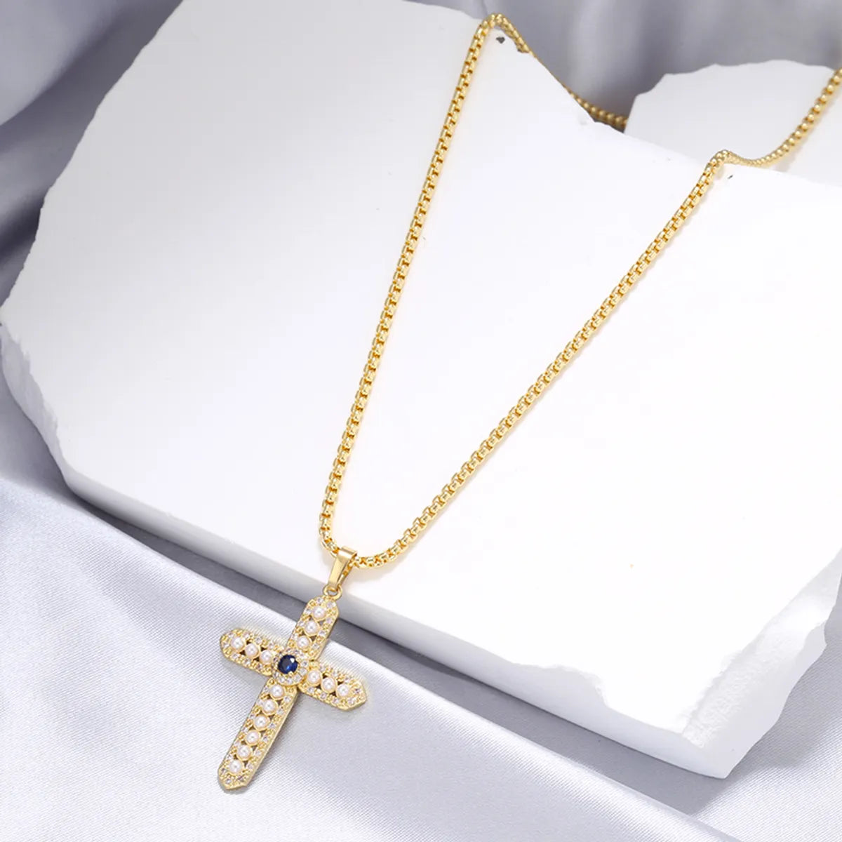 Elegant Cross Copper 18k Gold Plated Artificial Pearls Zircon Pendant Necklace In Bulk