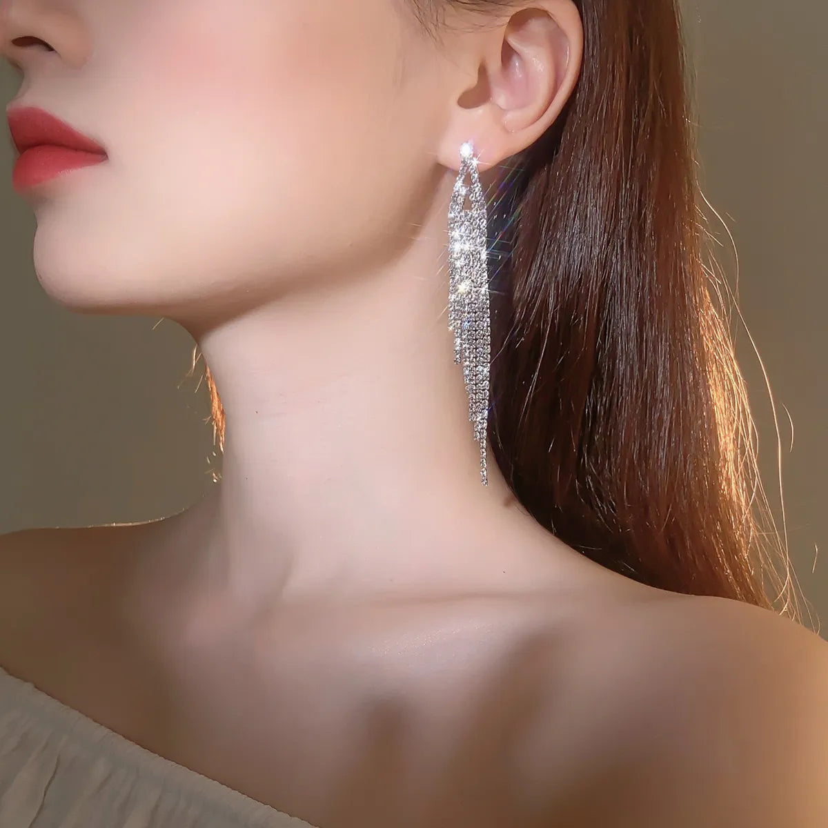 Elegant Exaggerated Shiny Geometric Rhinestone Tassel Women's Ear Studs