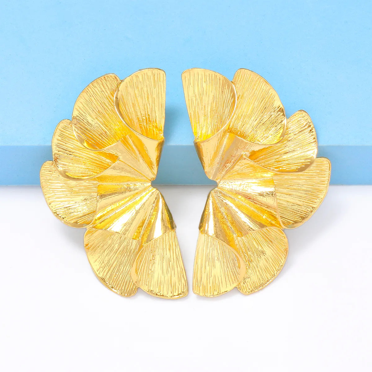 1 Pair Elegant Exaggerated Solid Color Alloy Ear Studs