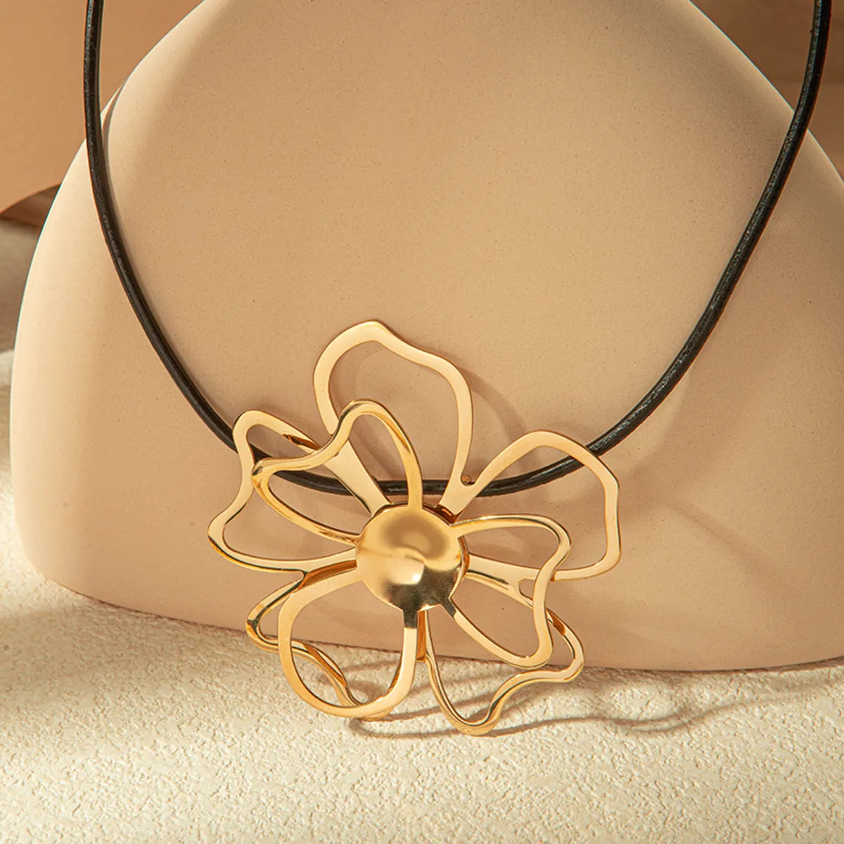 Elegant Exaggerated Streetwear Flower 14K Gold Plated 304 Stainless Steel Leather Rope Wholesale Pendant Necklace