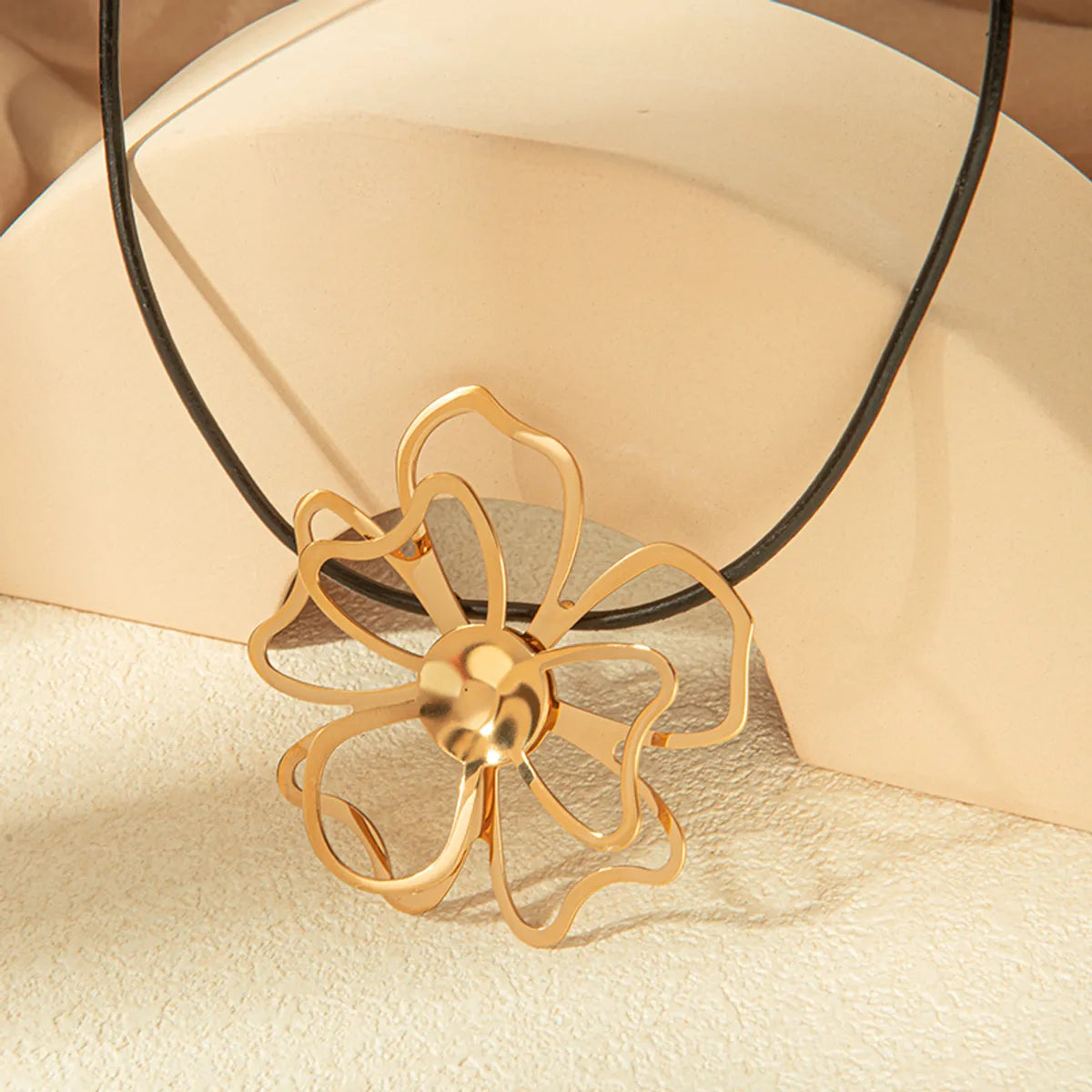 Elegant Exaggerated Streetwear Flower 14K Gold Plated 304 Stainless Steel Leather Rope Wholesale Pendant Necklace